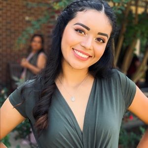 Meet your Posher, Esmeralda